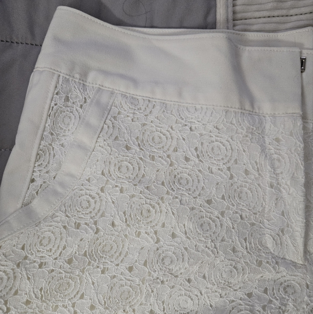 Maurices Women's White/off White Lace Shorts. NWT Size 13/14 - Picture 5 of 10
